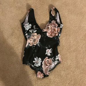 basically new luckyleo with floral pattern.